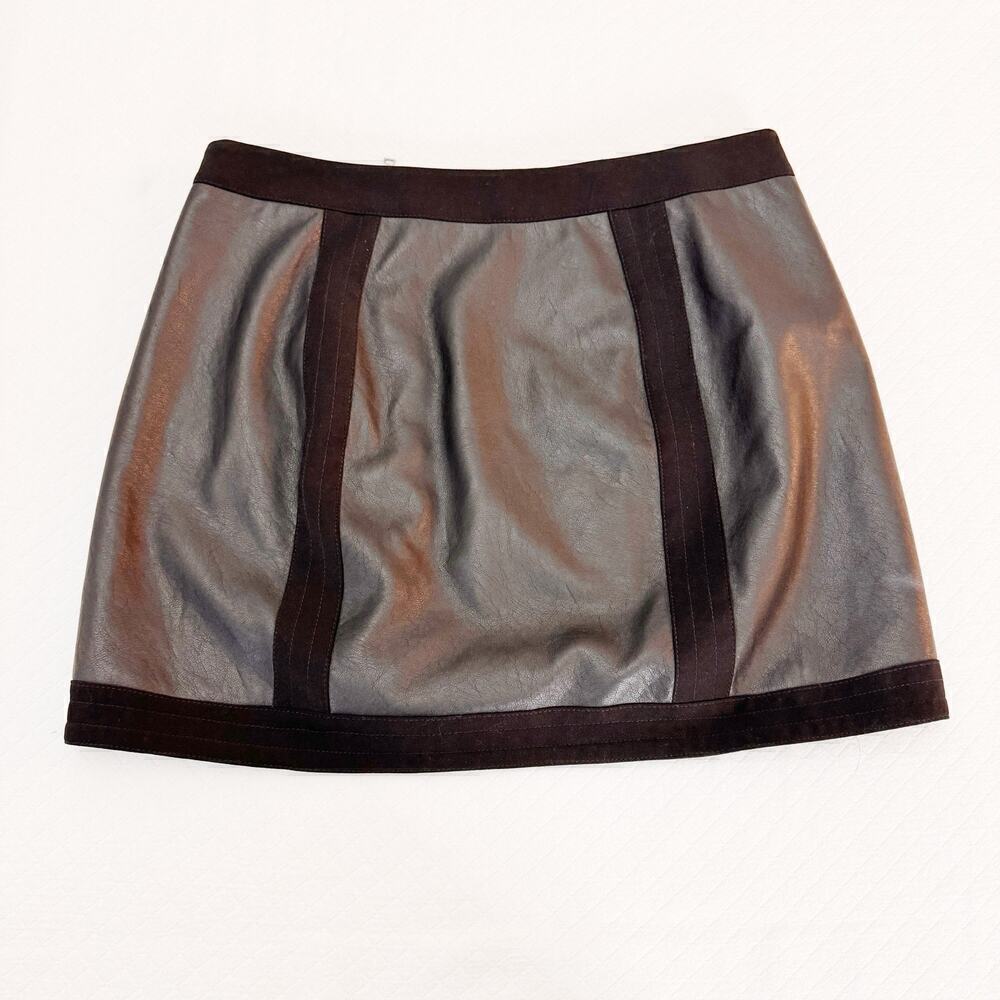 BCBG Maxazria Black Leather Zipper Accent Skirt Size L